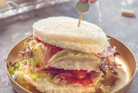 Mini BLT Club Sandwiches: Bite-Sized Bacon, Lettuce & Tomato