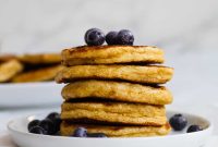 6-Ingredient Cottage Cheese Oatmeal Pancakes Recipe