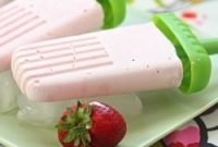 Strawberry Cheesecake Popsicles Recipe — Creamy Frozen Treats