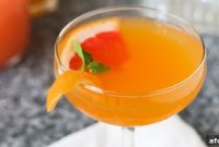 Honey Grapefruit Martini Recipe: A Refreshing Cocktail Guide