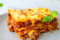 Classic Italian Lasagna Recipe: Layered Meat & Cheese Bake