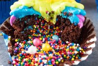 Hidden Surprise Cupcakes: Filled Cupcake Recipe & Decorating Ideas
