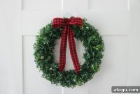 10-Minute Boxwood Wreath Tutorial: Quick DIY Guide