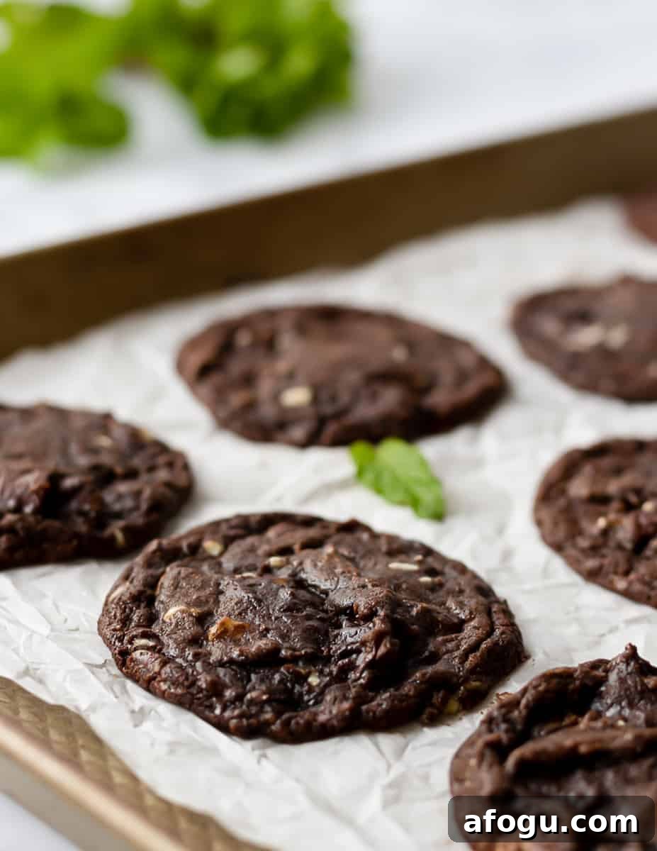 If you’re a fan of chocolate, and mint, these double chocolate mint chip cookies need to be on your to bake list!