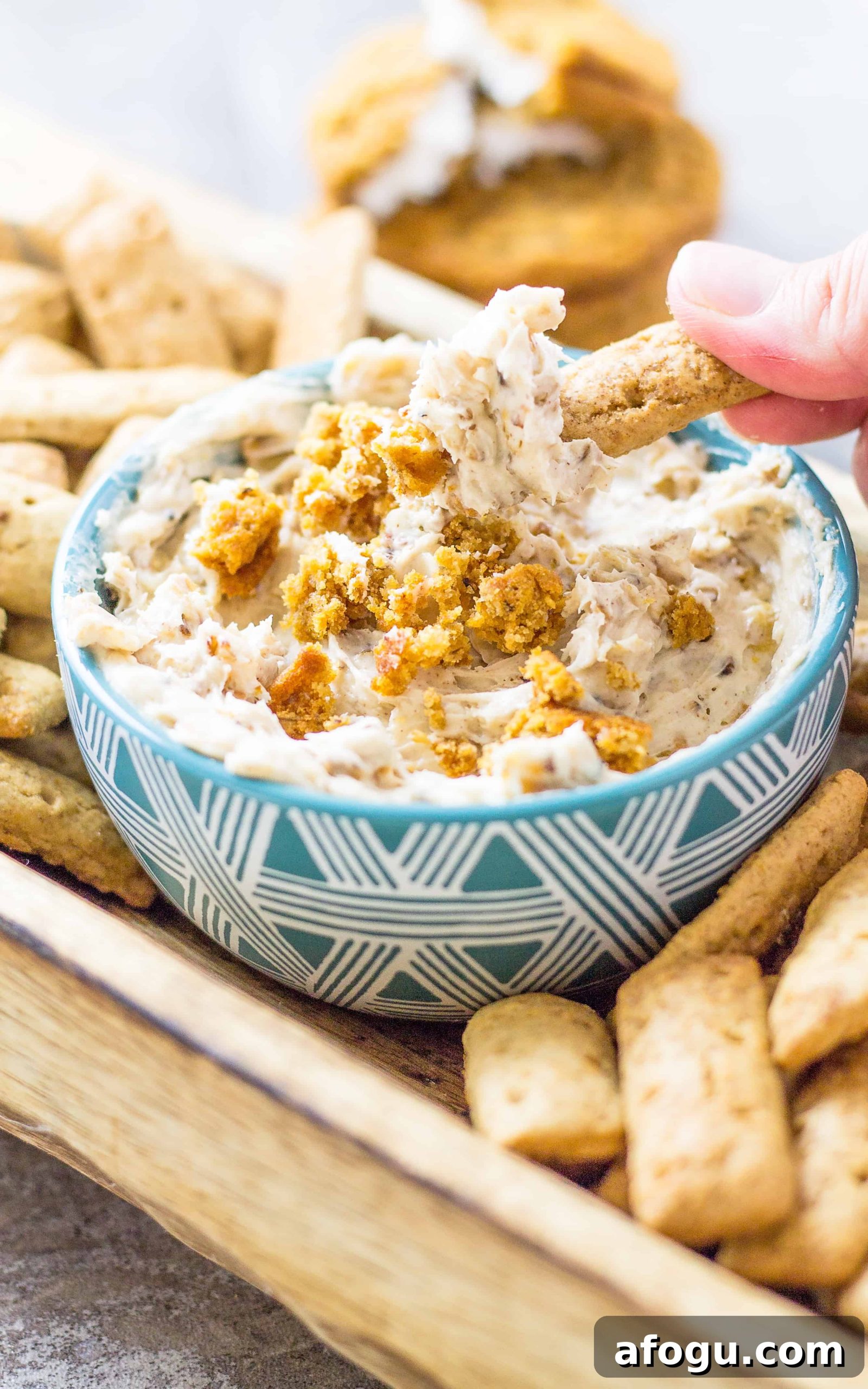 How to get it in your mouth fast enough? Oatmeal Cream Pie Dip | Take Two Tapas | #OatmealCreamPeDip #OatmealCreamPie #SweetDips #Dips