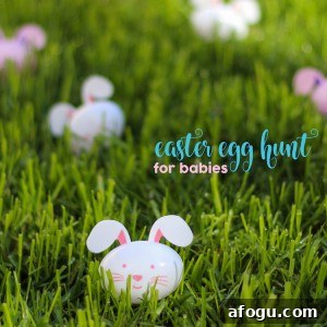 The BEST Easter egg hunt idea for babies and toddlers. So easy! Healthy, no candy, fun, and easy!