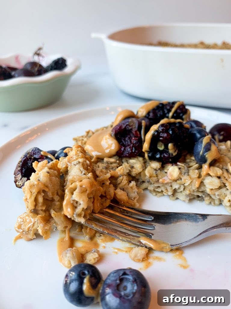 Chewy Baked Oatmeal with Berries and Cinnamon 4 an easy and healthy breakfast