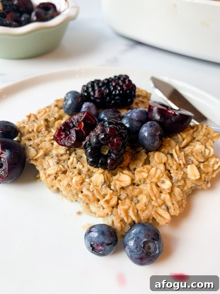 Chewy Baked Oatmeal with Berries and Cinnamon 6 baked oatmeal topped with fresh fruit