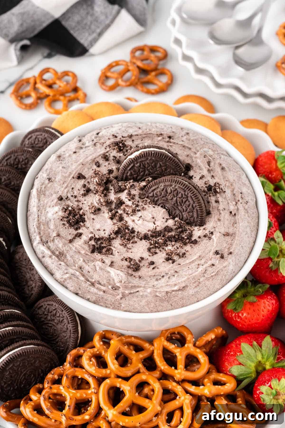 oreo dip in a bowl