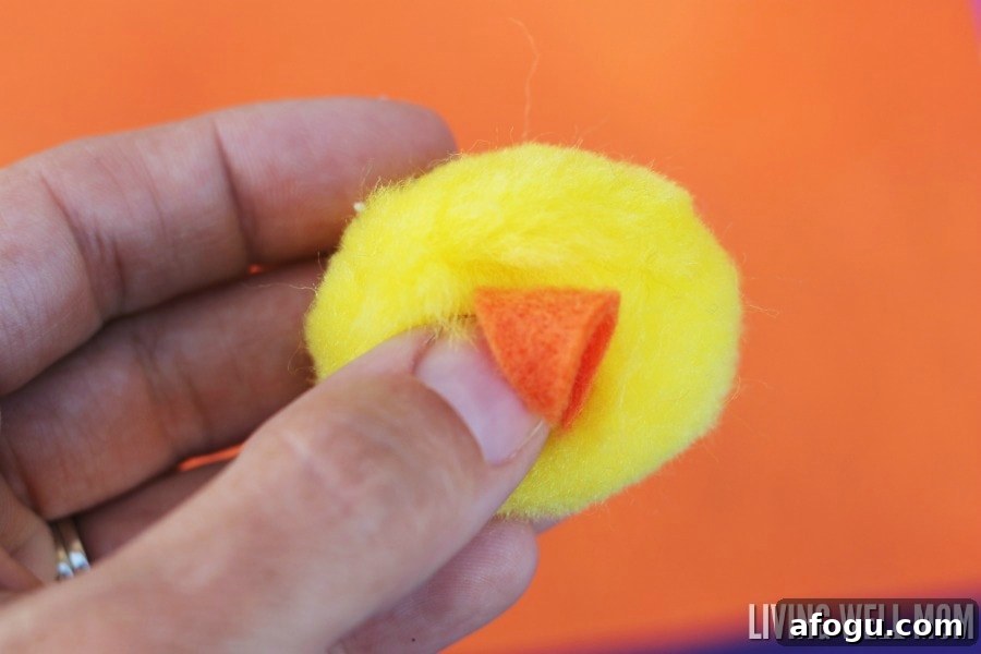 Turkey Pencils Craft for Kids - Kids will love crafting their own turkey pencils for Thanksgiving with this easy craft and when they’re finished, everyone can write what they are thankful for!