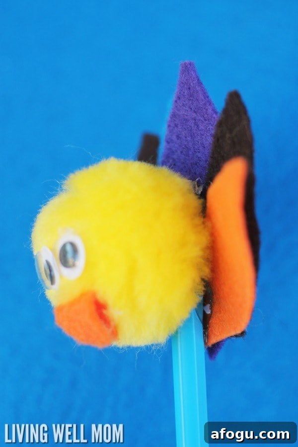 Turkey Pencils Craft for Kids - Kids will love crafting their own turkey pencils for Thanksgiving with this easy craft and when they’re finished, everyone can write what they are thankful for!