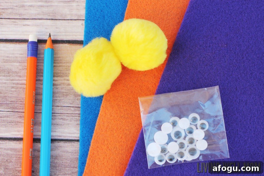Turkey Pencils Craft for Kids - Kids will love crafting their own turkey pencils for Thanksgiving with this easy craft and when they’re finished, everyone can write what they are thankful for!