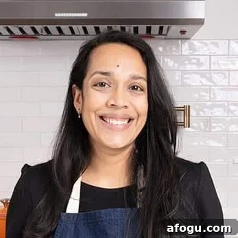 Strawberry Cheesecake Overnight Oats Recipe for Creamy Make-Ahead Breakfast 3 Shruthi's face