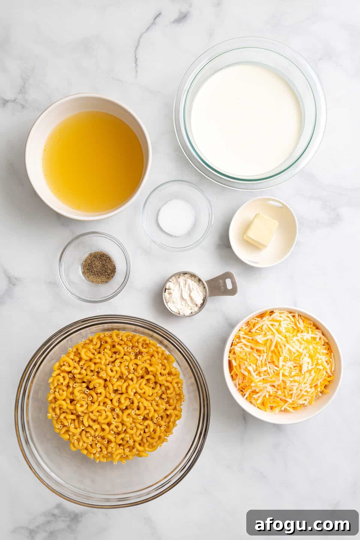 Copycat Cracker Barrel Mac and Cheese Recipe — Creamy Southern Style 9 ingredients to make cracker barrel mac and cheese.
